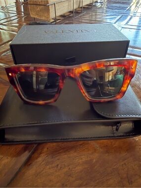 Valentino Tortoise shell square sunglasses